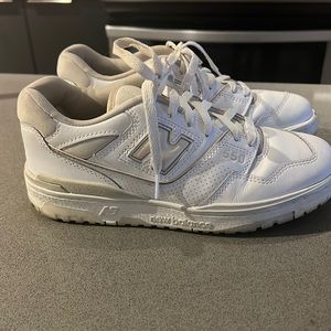 Lightly worn new balance 550 sneakers